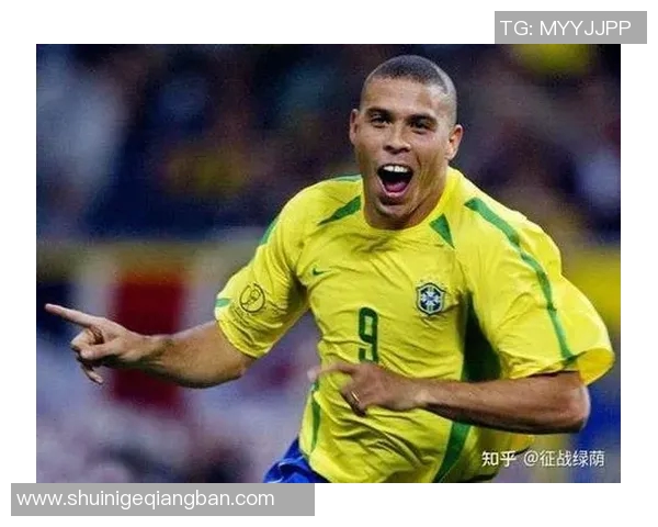 全球足坛现役顶尖球星排名前五的精彩表现与成就分析