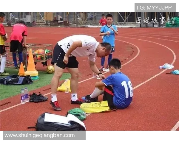 足球明星坚守初心的故事与奋斗历程分享